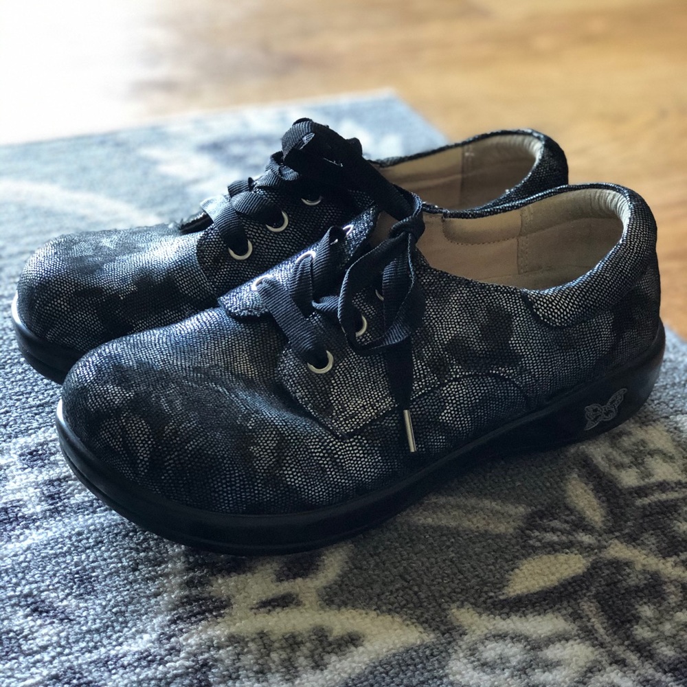 Algeria Shoes